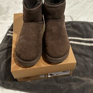 Ugg classic mini. Size 10. Color choco